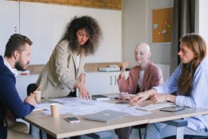 adoptée au travail